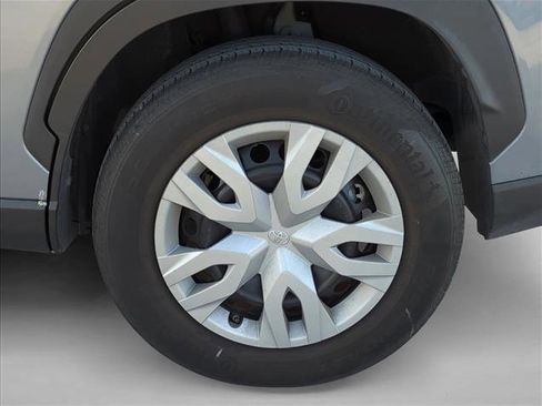 Used 2022 Toyota Corolla Cross L image 9