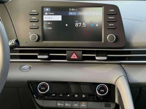 New 2025 Hyundai Elantra Sport FWD image 28