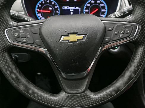 Used 2019 Chevrolet Equinox LS FWD image 32