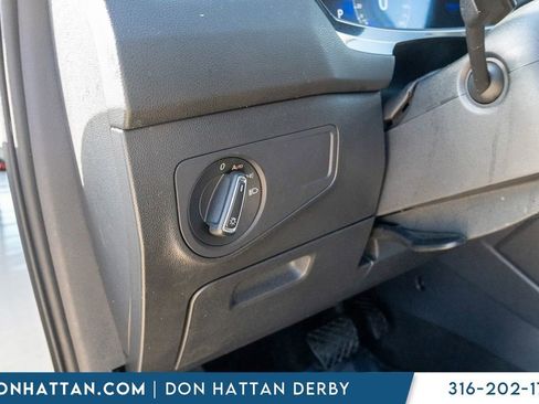 Used 2024 Volkswagen Tiguan SE FWD image 18