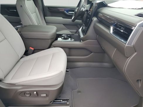 New 2026 GMC Yukon XL Elevation AWD/4WD image 16