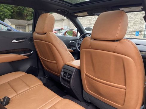 Used 2019 Cadillac XT4 Premium Luxury AWD/4WD image 22