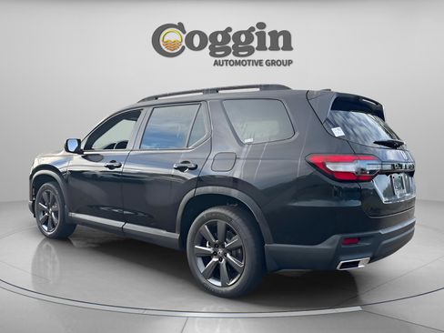 New 2025 Honda Pilot Sport image 4