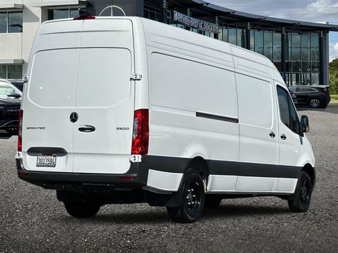 Used 2025 Mercedes-Benz Sprinter 3500 image 4