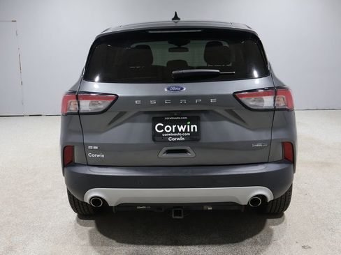 Used 2021 Ford Escape SE image 3