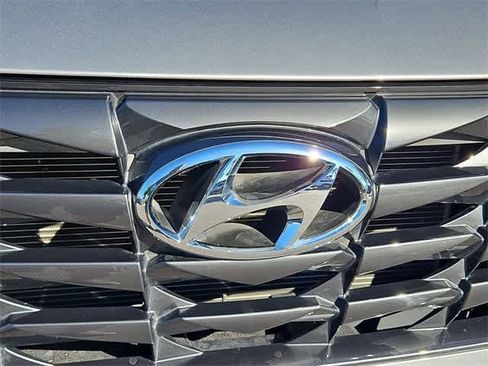 Certified 2022 Hyundai Tucson SE image 11