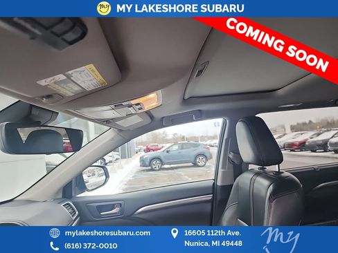 Used 2017 Toyota Highlander SE image 21