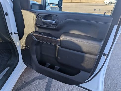 Used 2022 Chevrolet Silverado 2500 LT w/ Convenience Package image 5