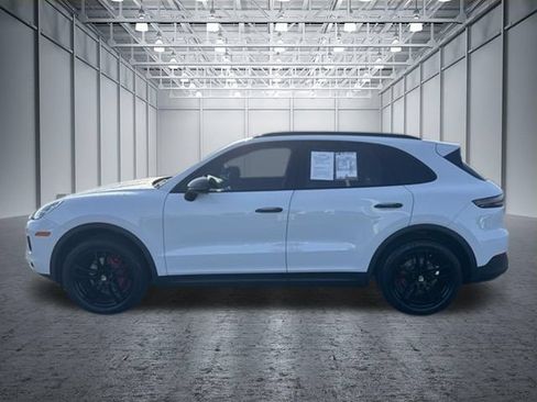 Used 2019 Porsche Cayenne AWD/4WD image 2
