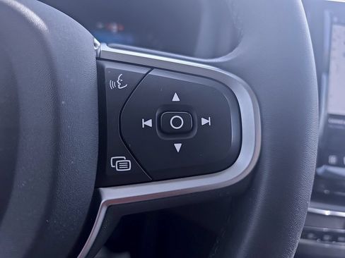 Certified 2025 Volvo XC60 B5 Core AWD/4WD image 26