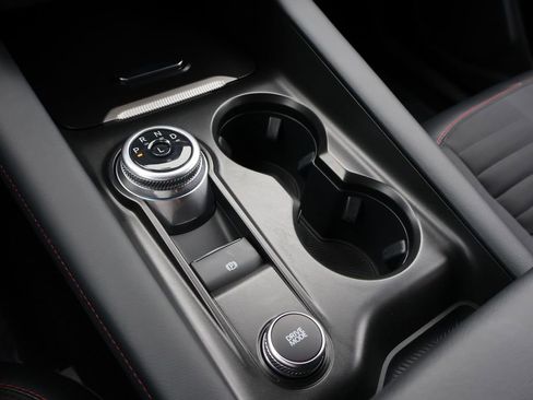 Certified 2025 Ford Explorer ST-Line AWD/4WD image 39