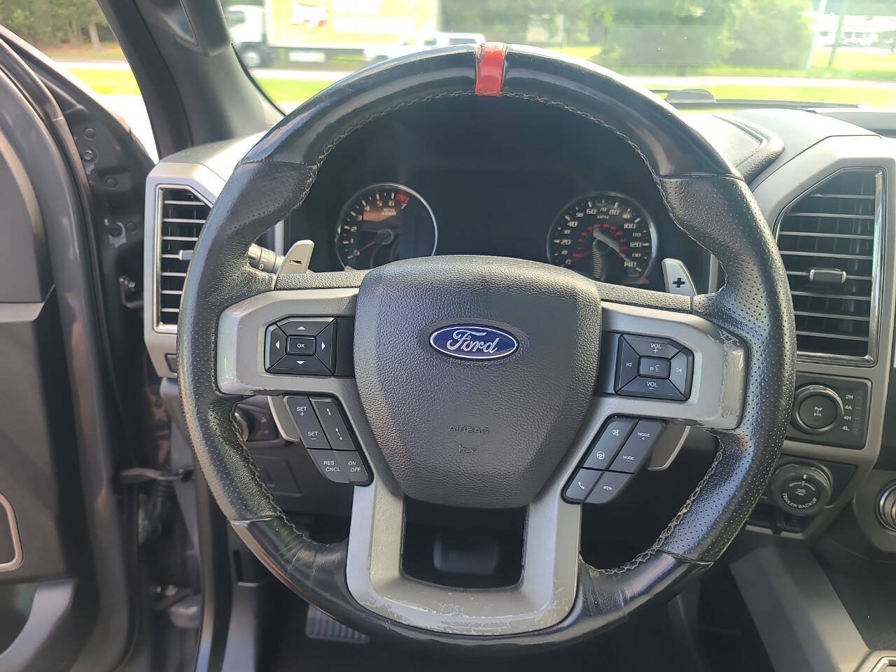 Used 2018 Ford F150 Raptor w/ Equipment Group 802A Luxury AWD/4WD image 19