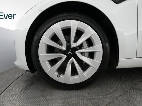 Used 2023 Tesla Model 3 Standard Range image 18