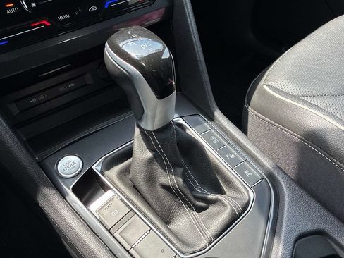 Used 2024 Volkswagen Tiguan SEL R-Line AWD/4WD image 32