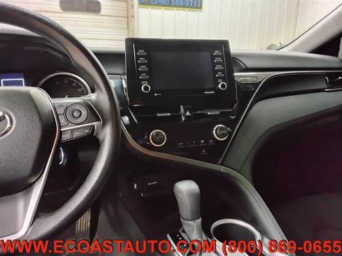 Used 2022 Toyota Camry LE FWD image 12