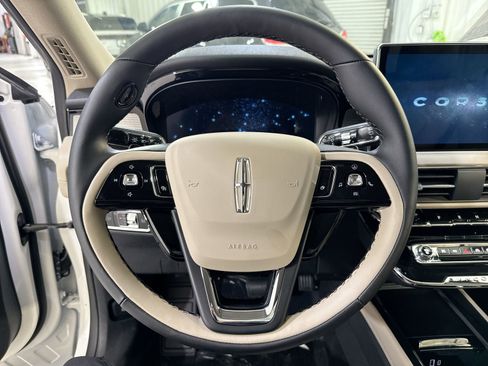 New 2026 Lincoln Corsair Premiere image 13