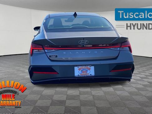 Used 2024 Hyundai Elantra SEL w/ Convenience Package image 8