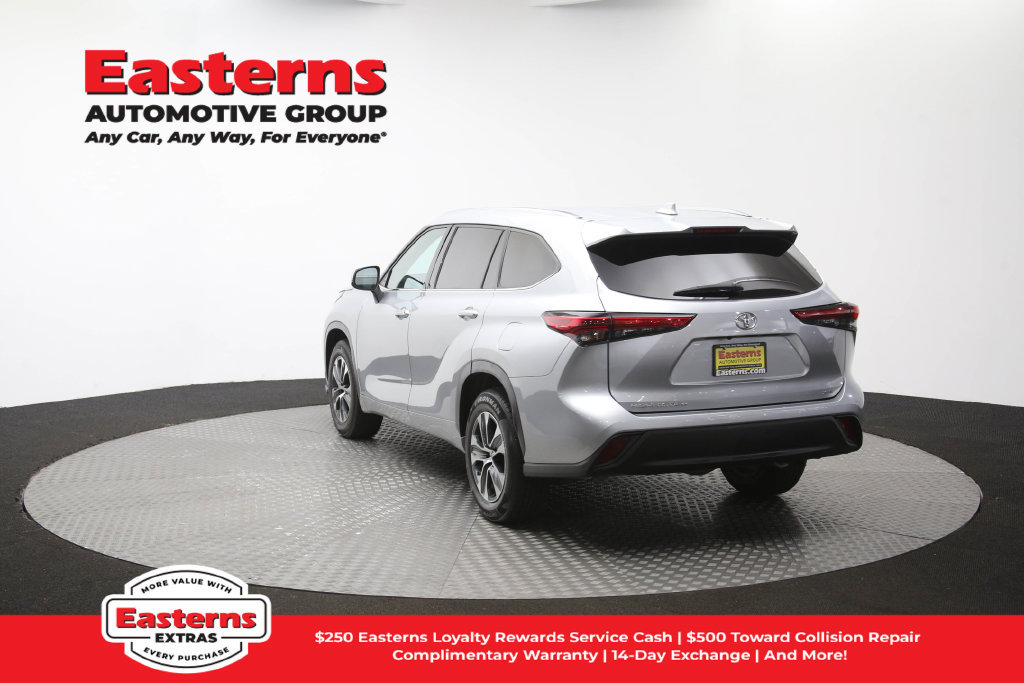 Used 2021 Toyota Highlander XLE FWD image 71