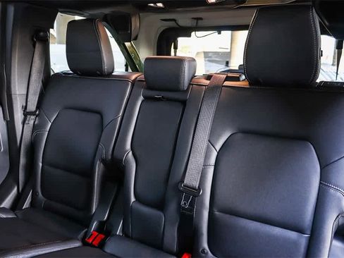 New 2025 Ford Bronco Badlands image 19