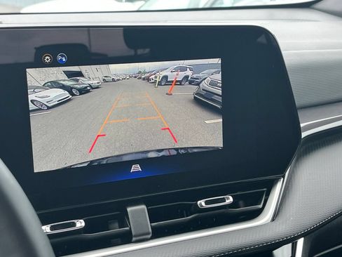 Used 2025 Chevrolet Equinox LT FWD image 22
