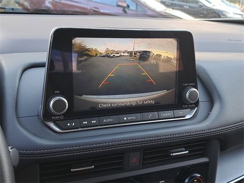 Used 2023 Nissan Rogue SV image 28