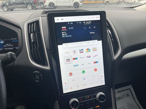 Used 2024 Ford Edge SEL w/ Convenience Package image 17