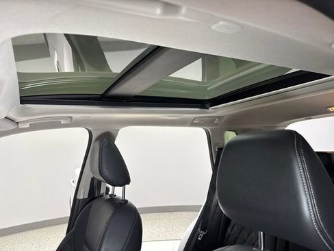 Used 2023 Nissan Rogue Platinum w/ Platinum Premium Package AWD/4WD image 2