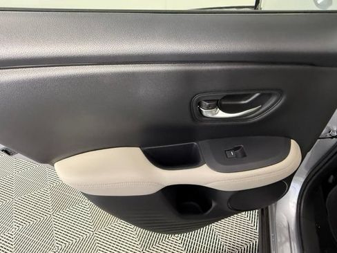 Used 2024 Honda HR-V LX image 38