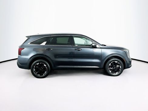 Used 2024 Kia Sorento S image 10