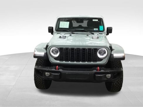 Used 2024 Jeep Wrangler Rubicon image 3