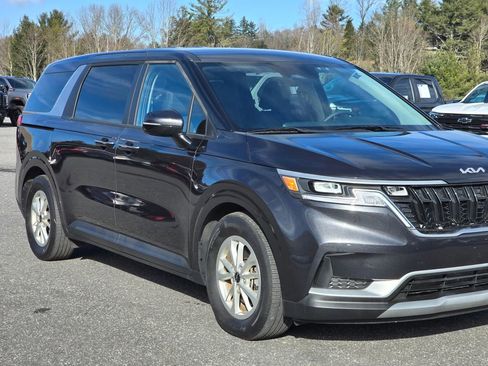 Used 2024 Kia Carnival LX image 49