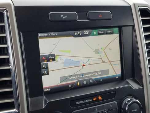 Used 2015 Ford F150 Lariat image 18