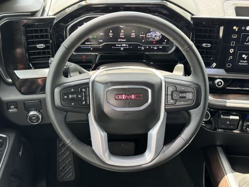 Used 2025 GMC Sierra 1500 SLT RWD image 12