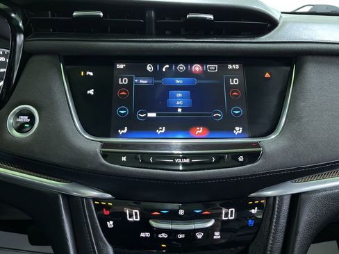 Used 2017 Cadillac XT5 Platinum w/ Driver Assist Package image 24