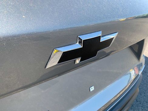 Certified 2025 Chevrolet Trax RS FWD image 28