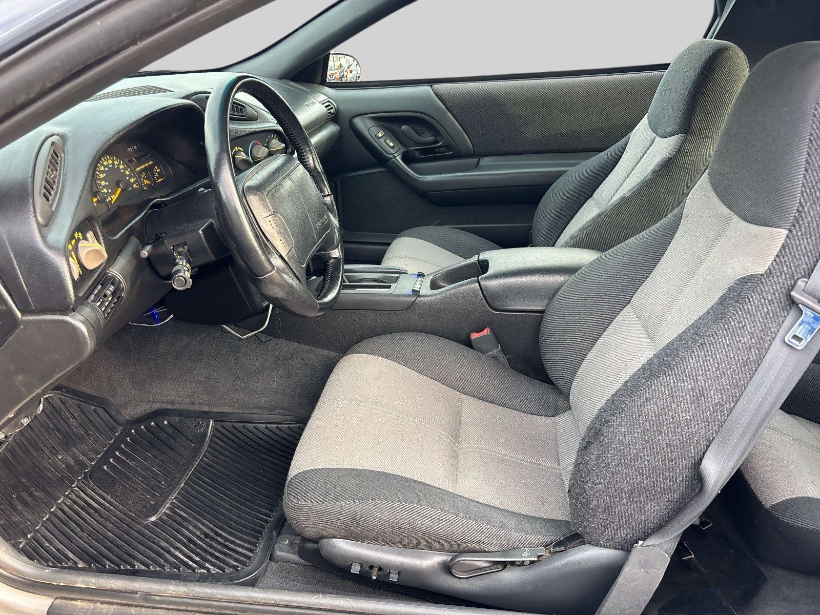 Used 1993 Chevrolet Camaro LT RWD image 8