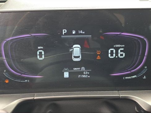 Used 2024 Kia Telluride LX image 6