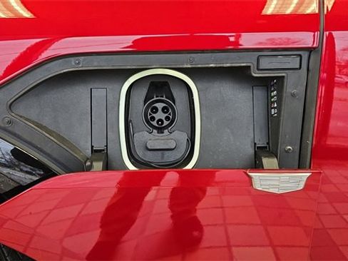 Used 2025 Cadillac Lyriq Luxury w/ LPO, Floor Liner Package image 30