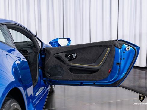 Used 2023 Lamborghini Huracan Tecnica image 37