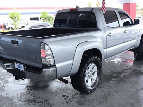 Used 2015 Toyota Tacoma PreRunner w/ TRD Off-Road Package RWD image 5