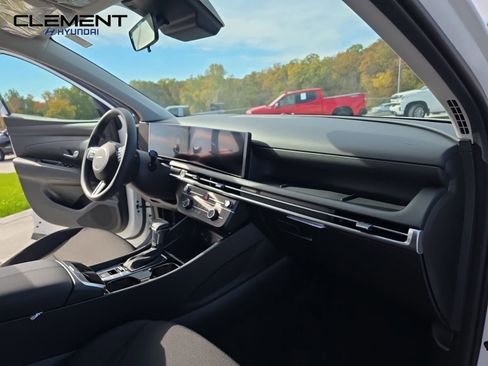 New 2026 Hyundai Tucson SE image 30