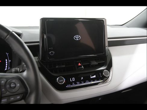 Used 2026 Toyota Corolla SE w/ Carpet Mat Package (TMS) FWD image 9