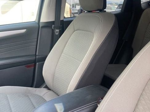 Used 2022 Ford Escape SE w/ Cold Weather Package image 18