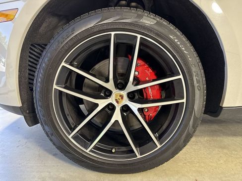Certified 2024 Porsche Macan S w/ Premium Plus Package AWD/4WD image 13