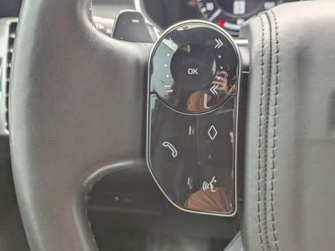 Used 2018 Land Rover Range Rover HSE image 17