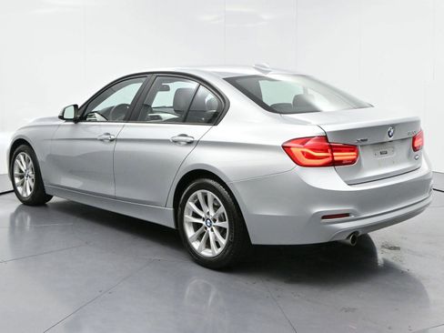 Used 2018 BMW 320i xDrive Sedan w/ Convenience Package AWD/4WD image 5
