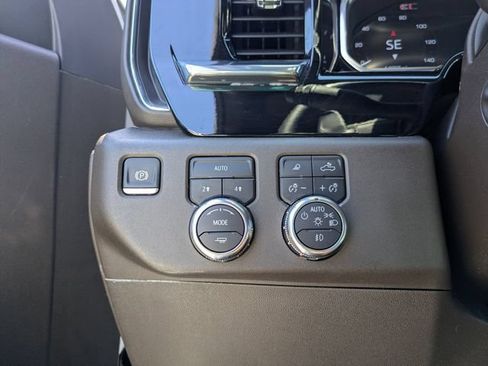 Used 2024 GMC Sierra 1500 SLT w/ SLT Premium Package AWD/4WD image 15