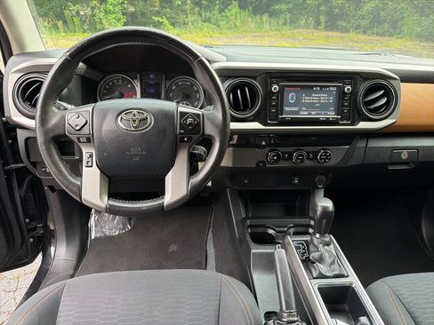 Used 2017 Toyota Tacoma SR5 w/ Tow Package RWD image 23