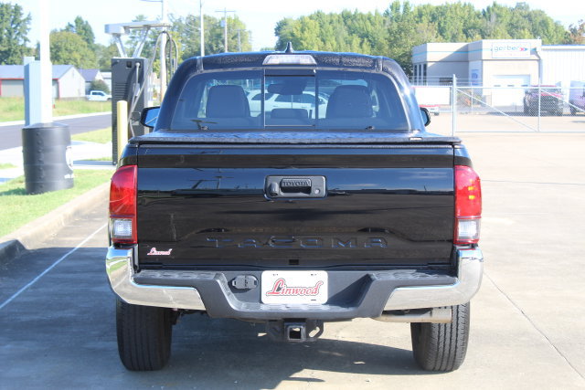 Used 2020 Toyota Tacoma SR5 AWD/4WD image 4