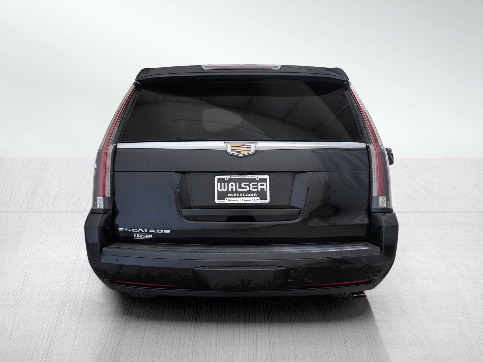 Used 2016 Cadillac Escalade Luxury AWD/4WD image 4